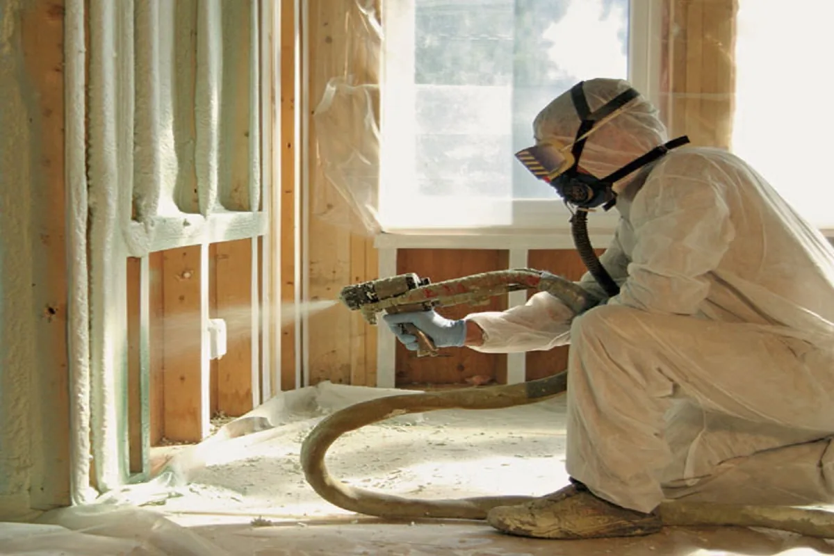 9 Advantages of Spray Foam Insulation for Basements and Garages