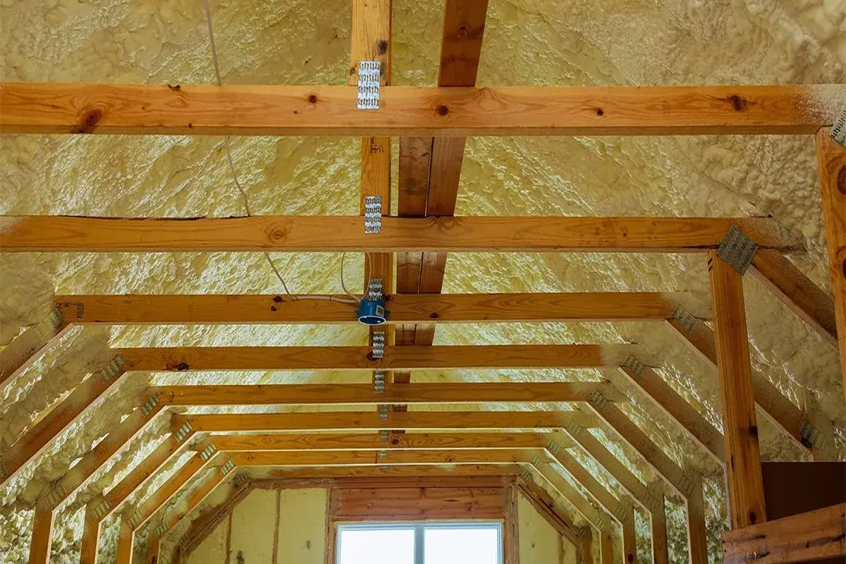 Closed Cell or Open Cell Spray Foam Insulation: What Is the Best Choice for Your Home?